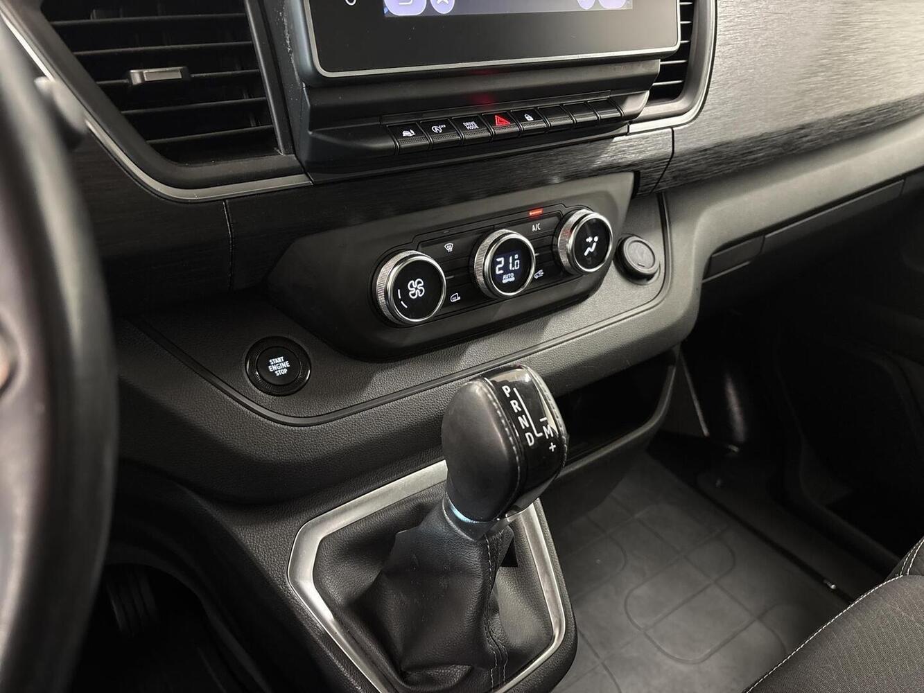 Nissan Primastar vaihtoauto