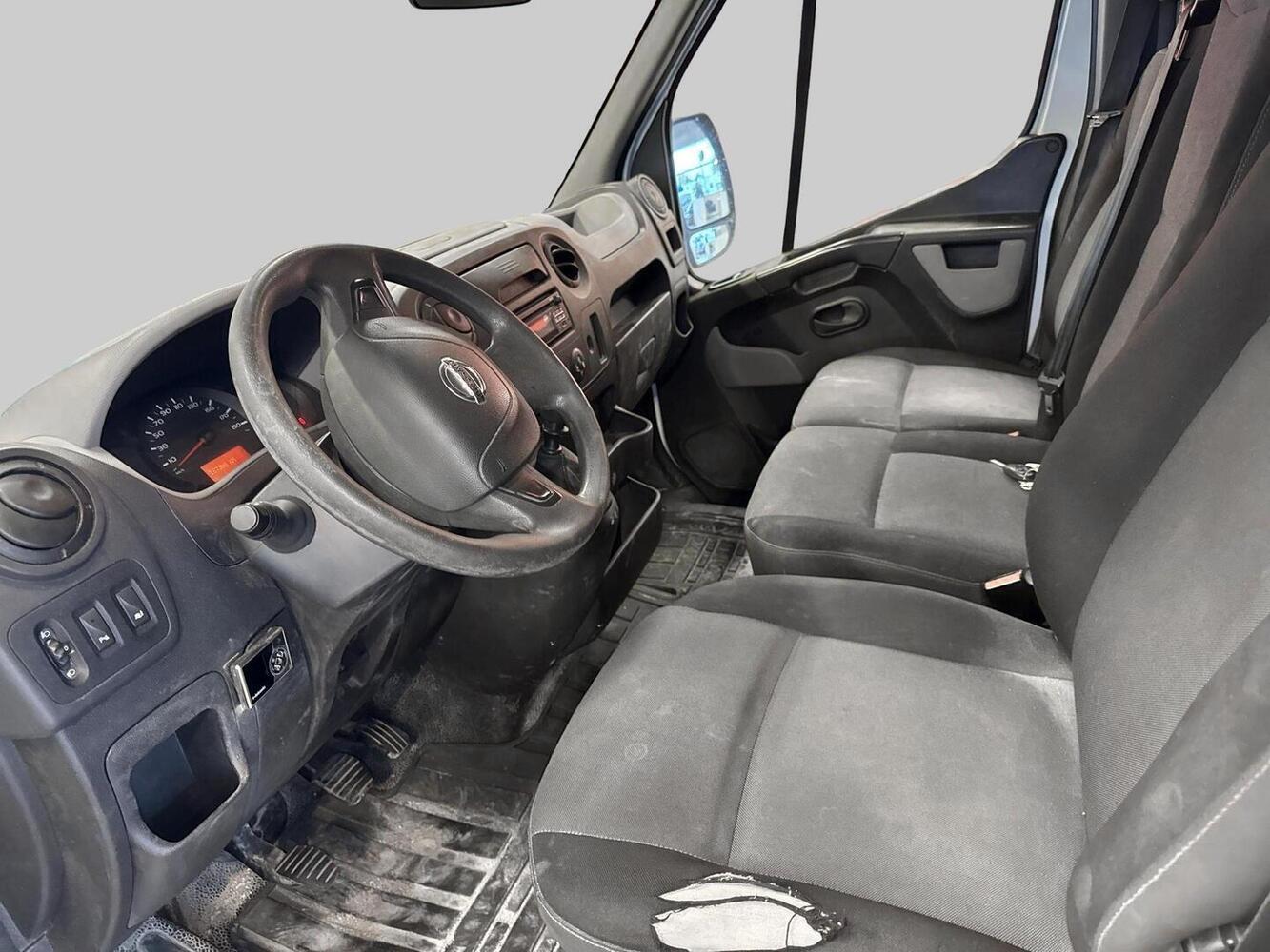 Nissan NV400 vaihtoauto