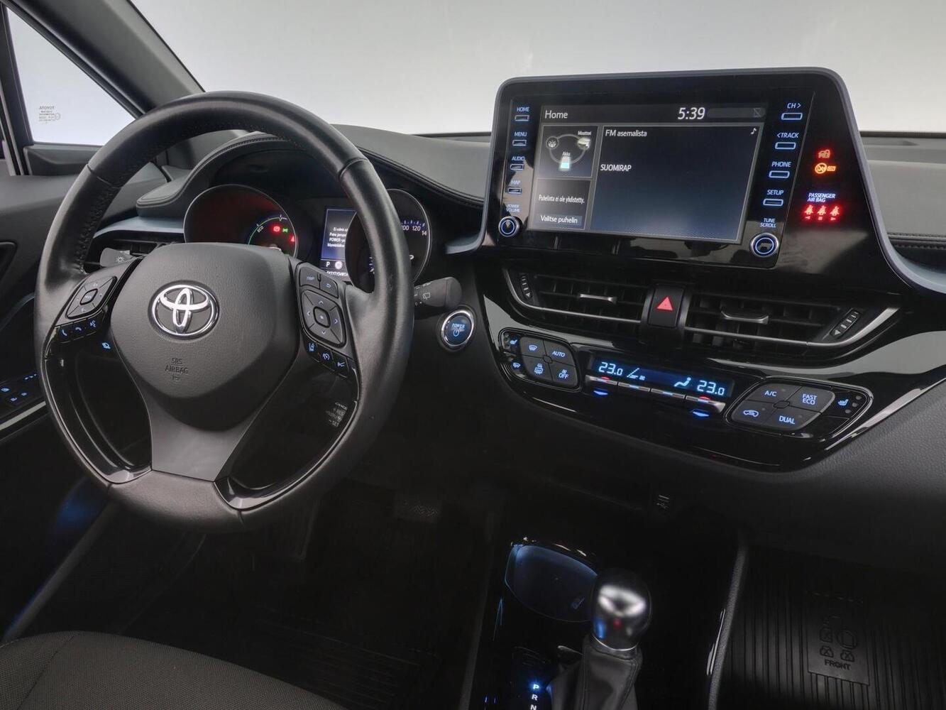 Toyota C-HR vaihtoauto