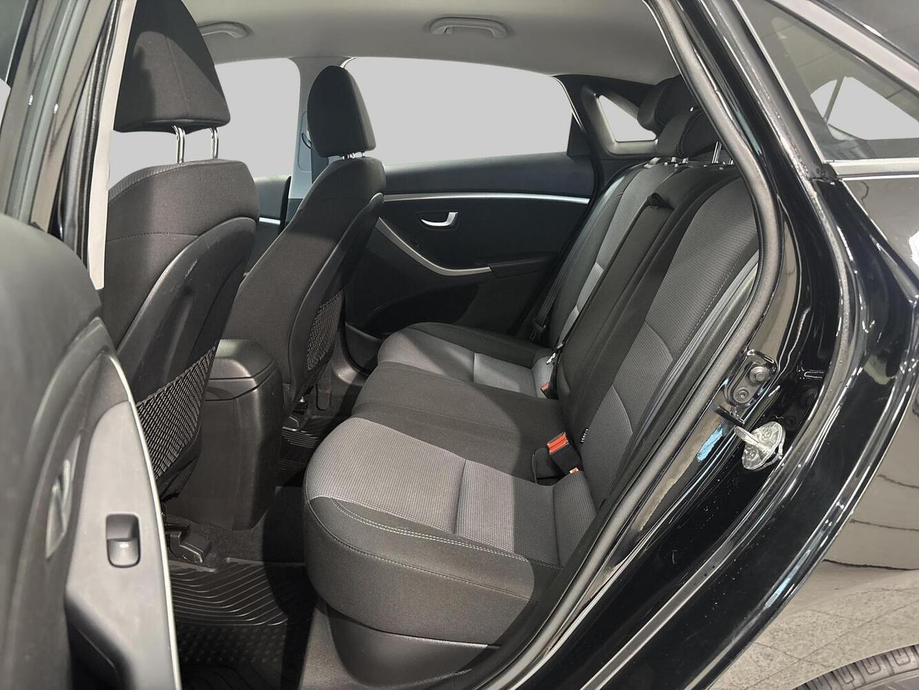 Hyundai i30 5d vaihtoauto