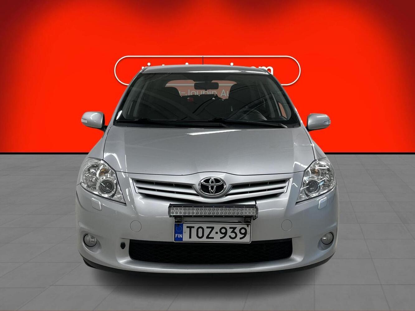 Toyota Auris vaihtoauto