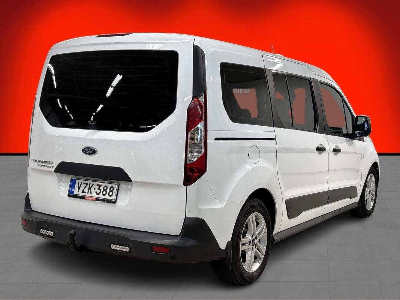 Ford Grand Tourneo Connect vaihtoauto