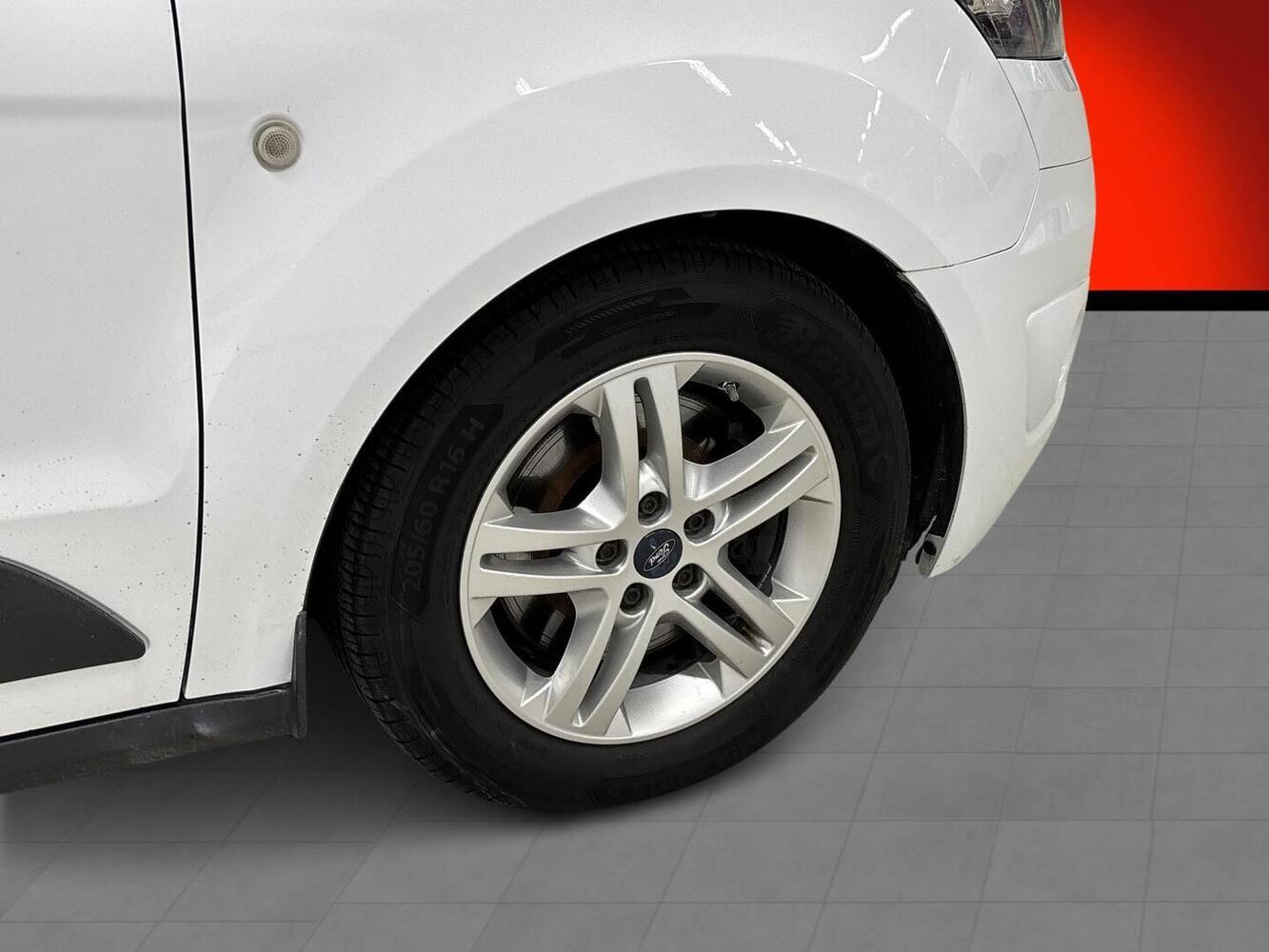 Ford Grand Tourneo Connect vaihtoauto