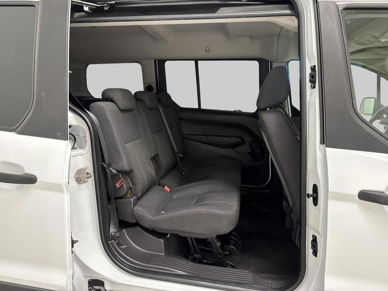 Ford Grand Tourneo Connect vaihtoauto