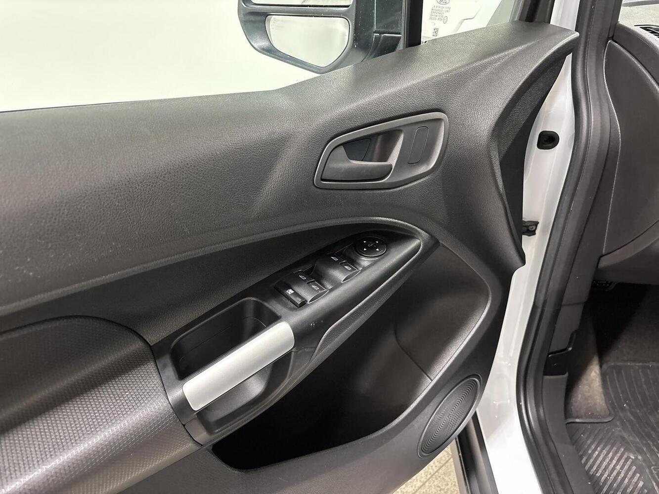 Ford Grand Tourneo Connect vaihtoauto