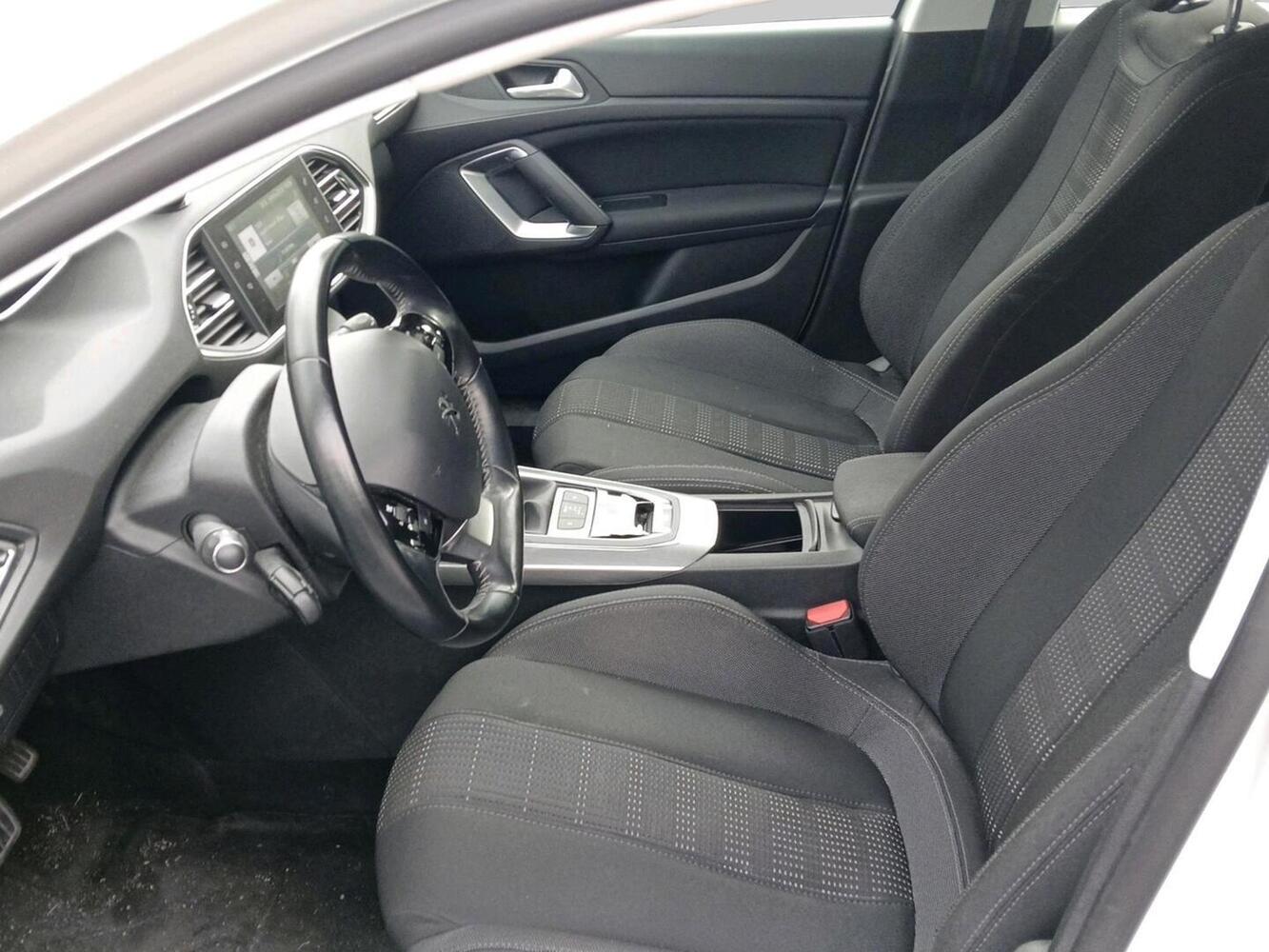Peugeot 308 vaihtoauto