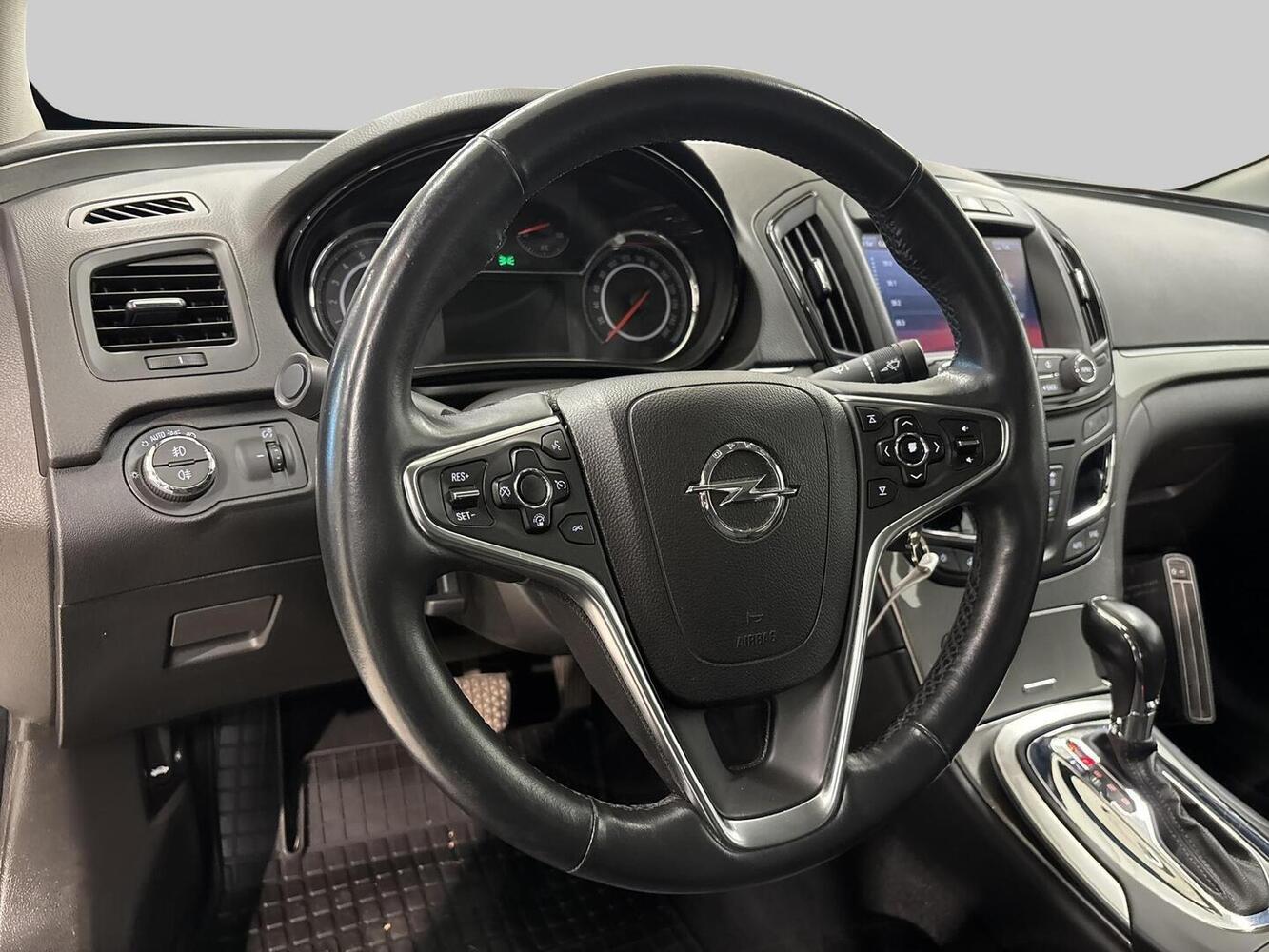 Opel Insignia vaihtoauto