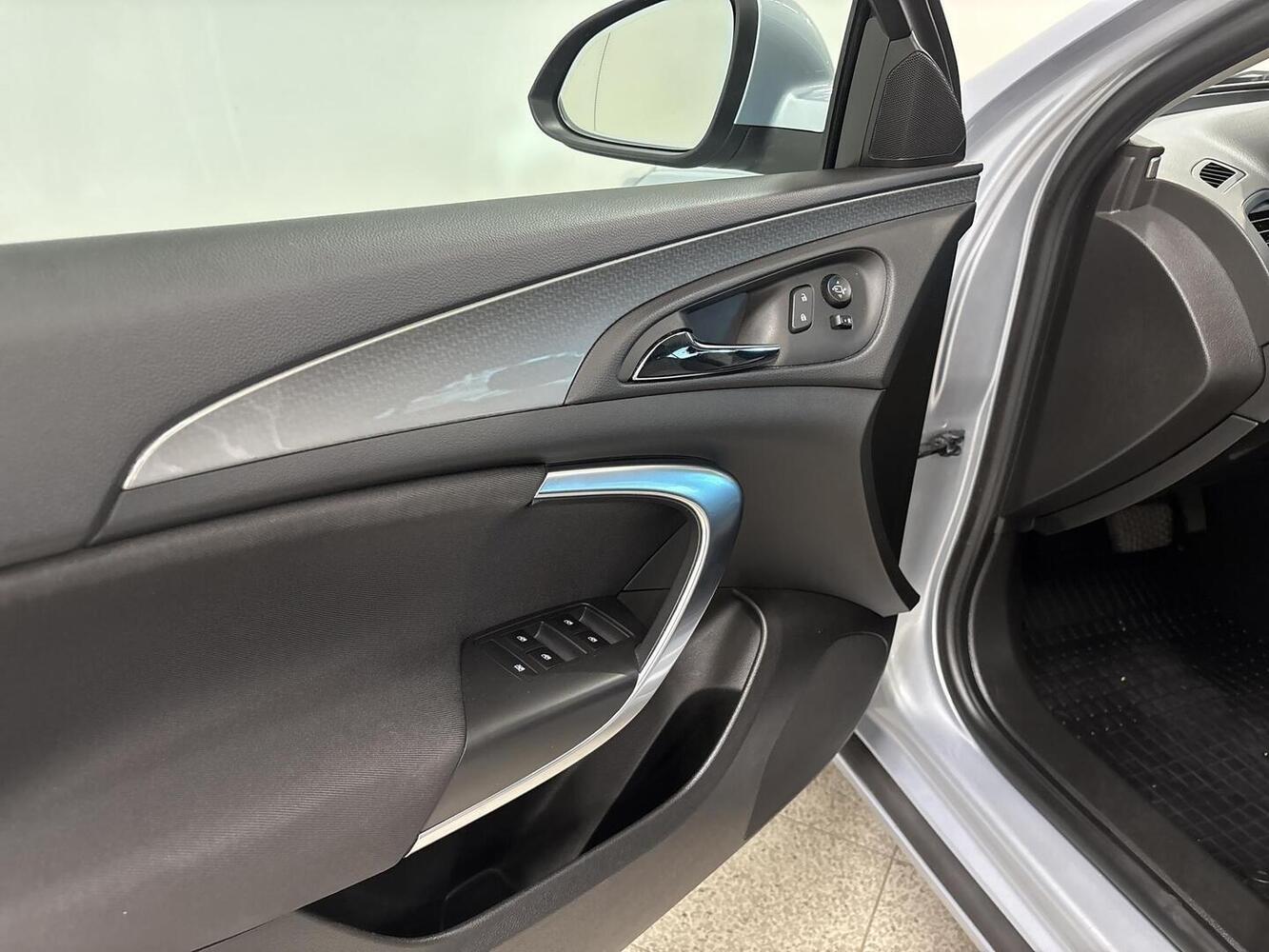 Opel Insignia vaihtoauto