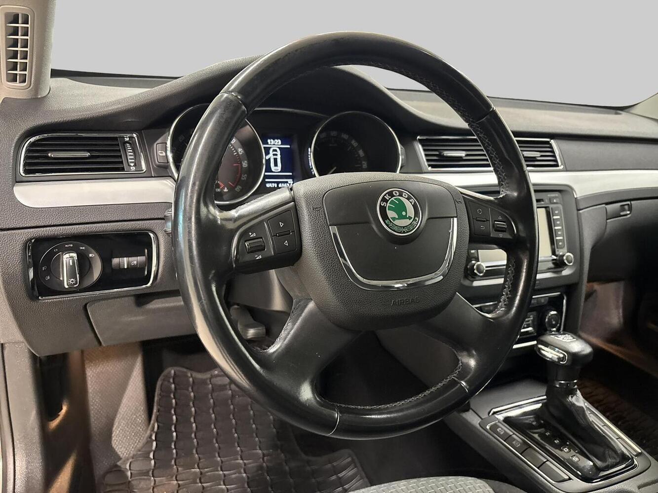 Skoda Superb vaihtoauto