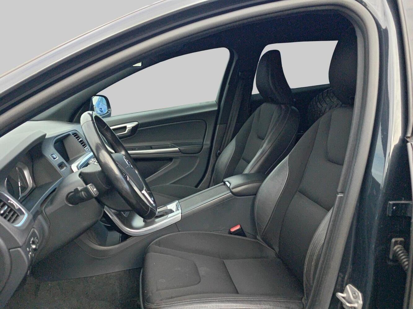 Volvo V60 Cross Country vaihtoauto