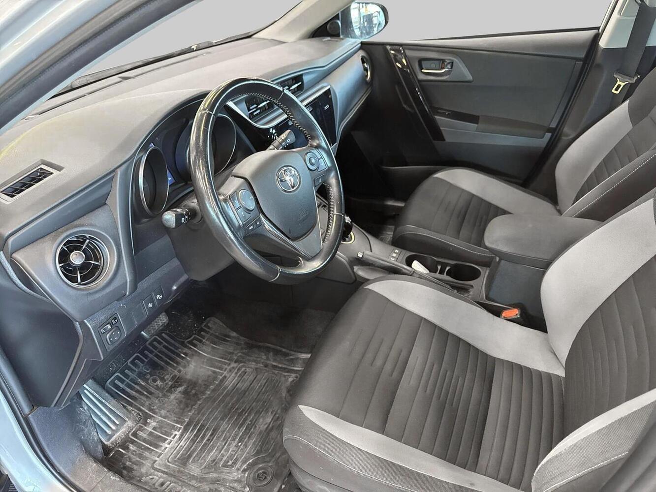 Toyota Auris vaihtoauto