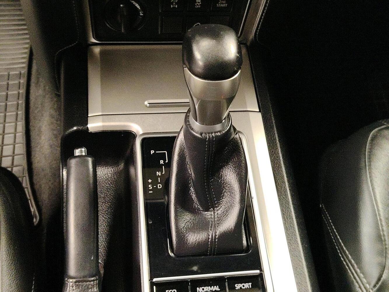 Toyota Land Cruiser vaihtoauto