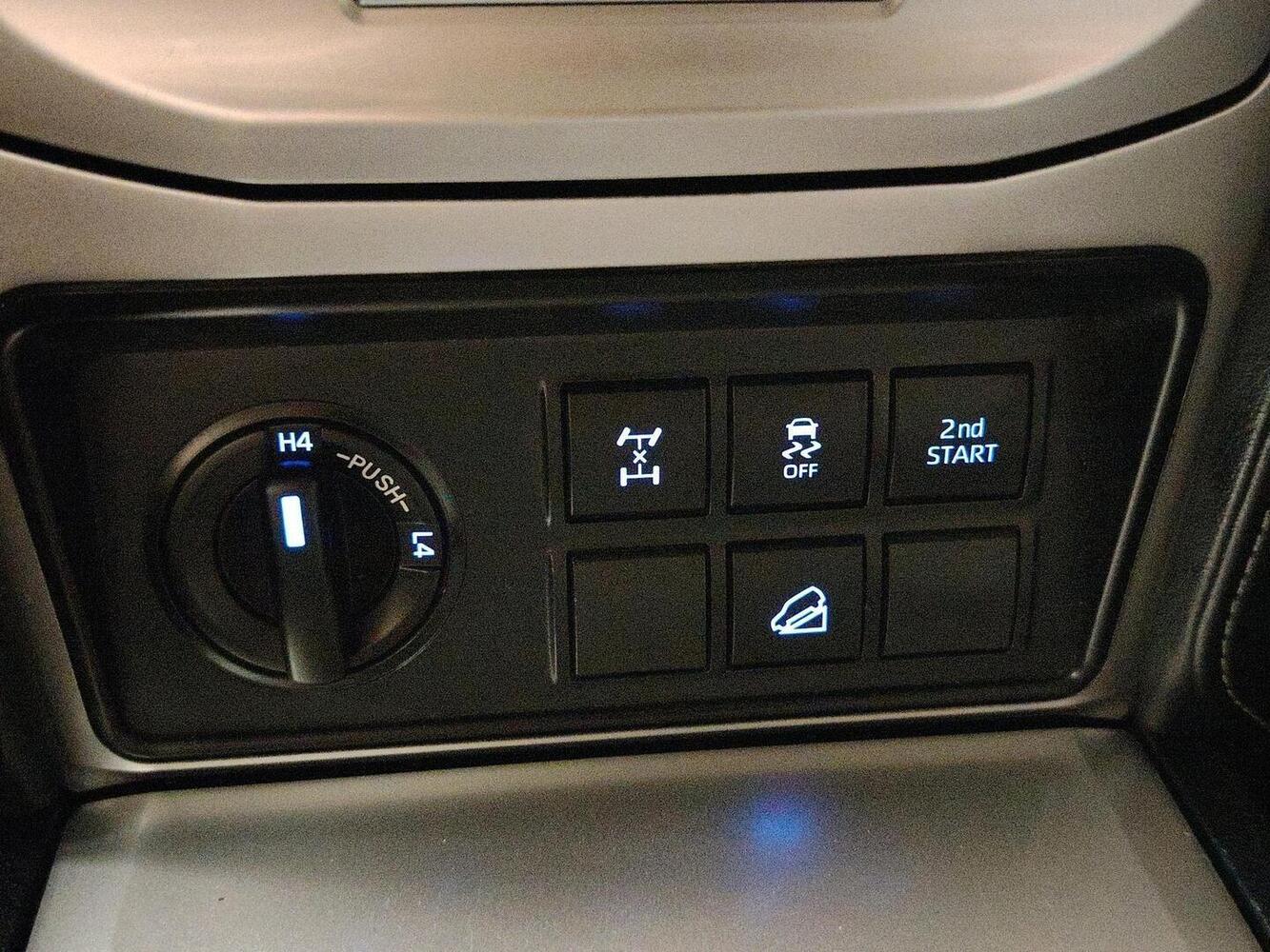 Toyota Land Cruiser vaihtoauto