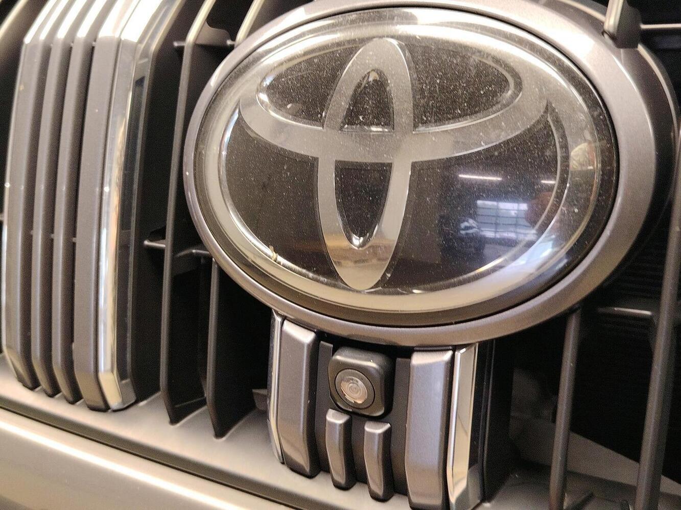 Toyota Land Cruiser vaihtoauto