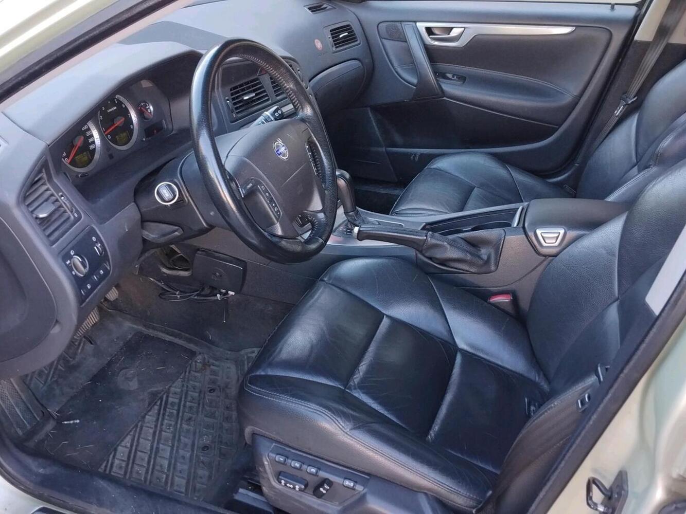 Volvo V70 vaihtoauto