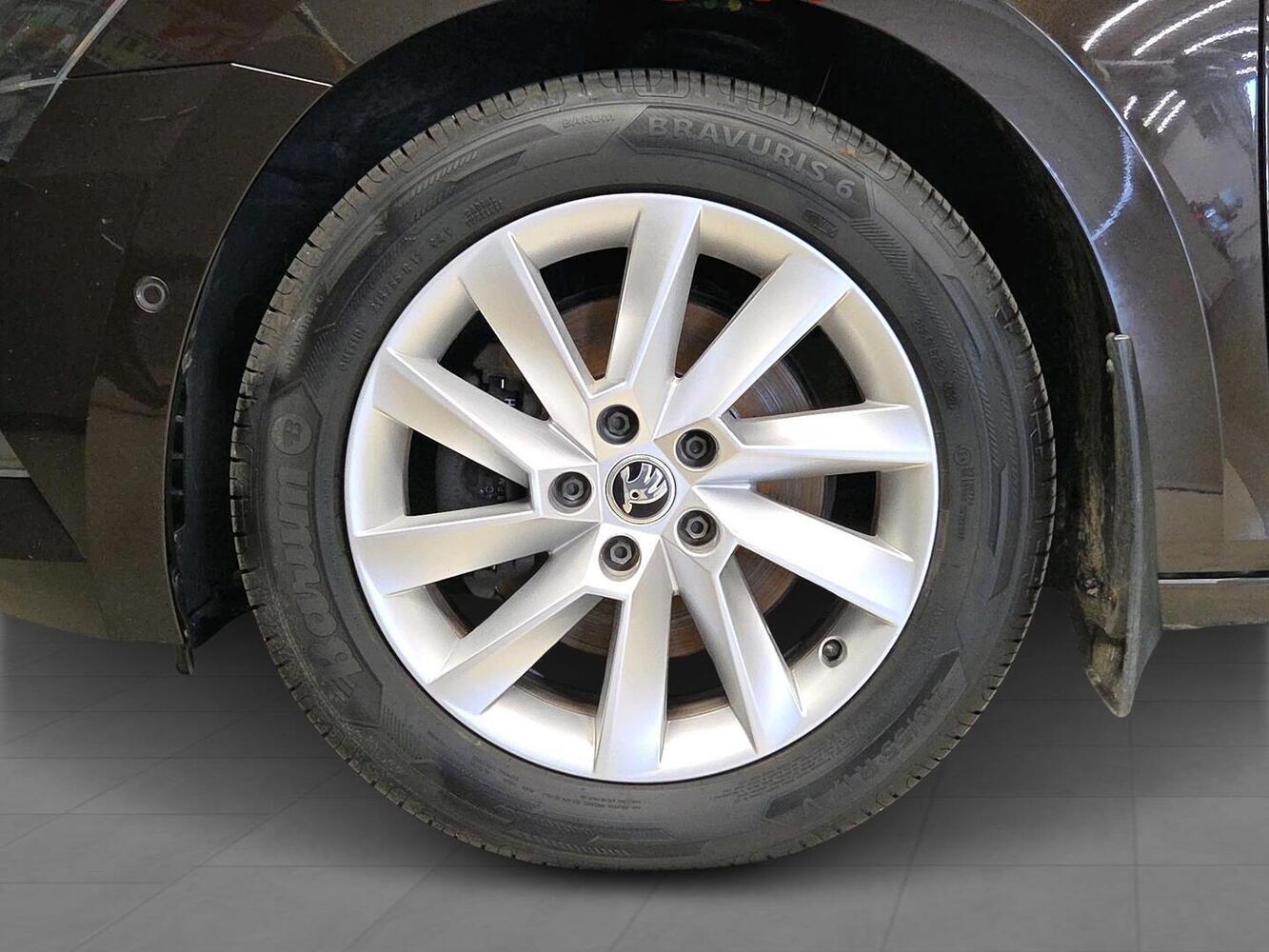 Skoda Superb vaihtoauto