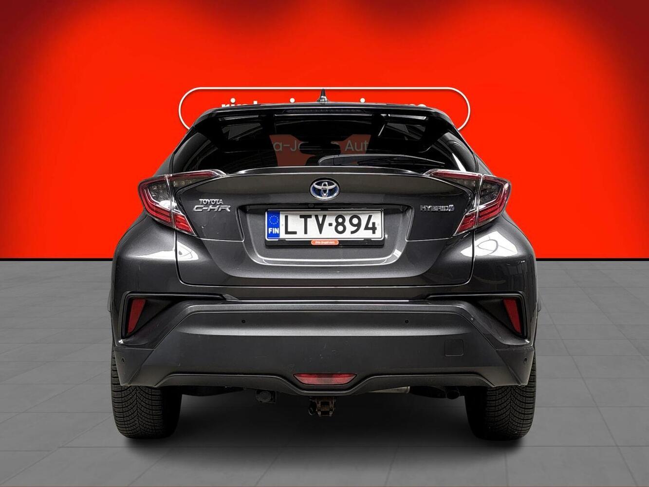 Toyota C-HR vaihtoauto