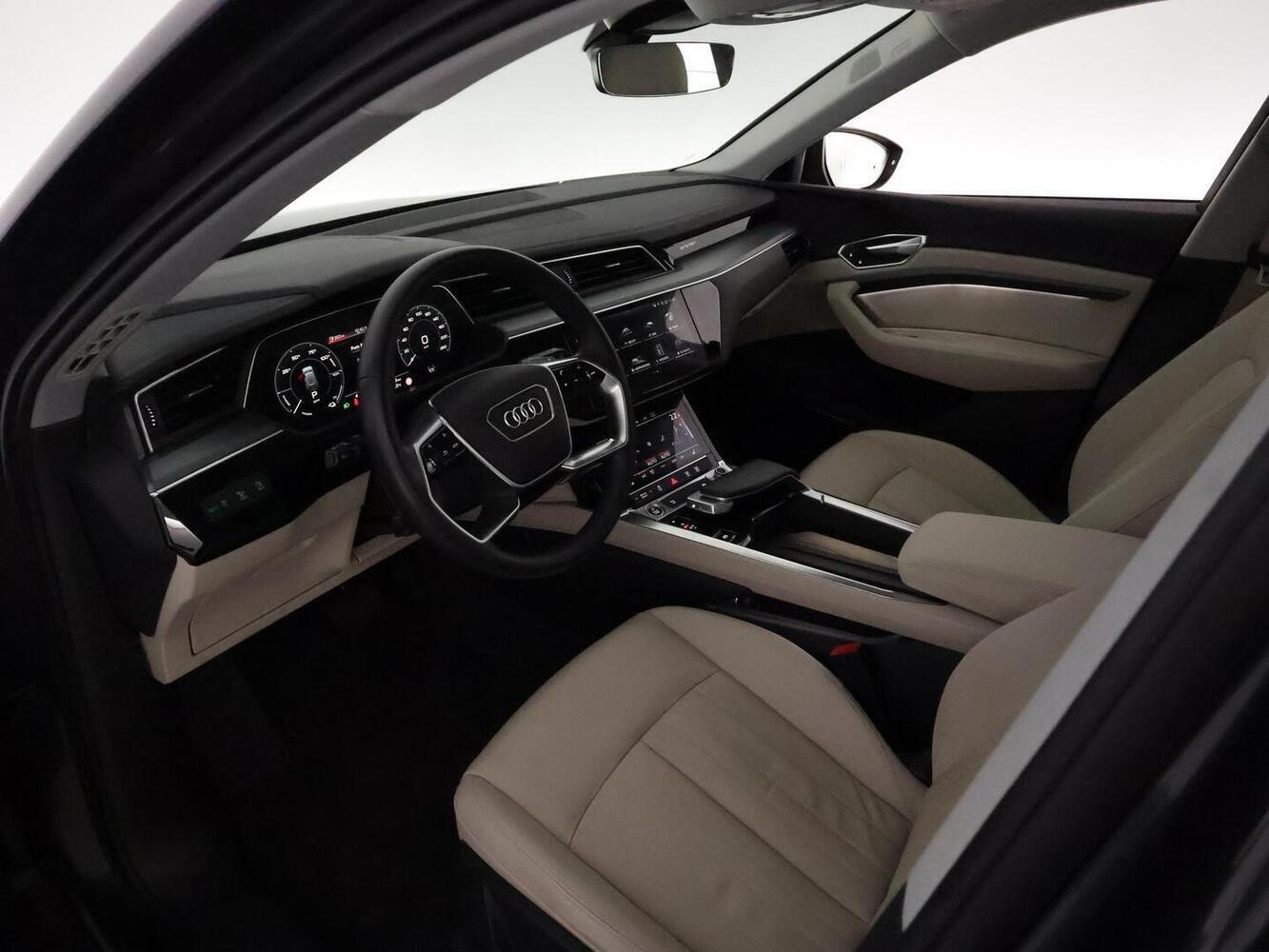 Audi e-tron vaihtoauto