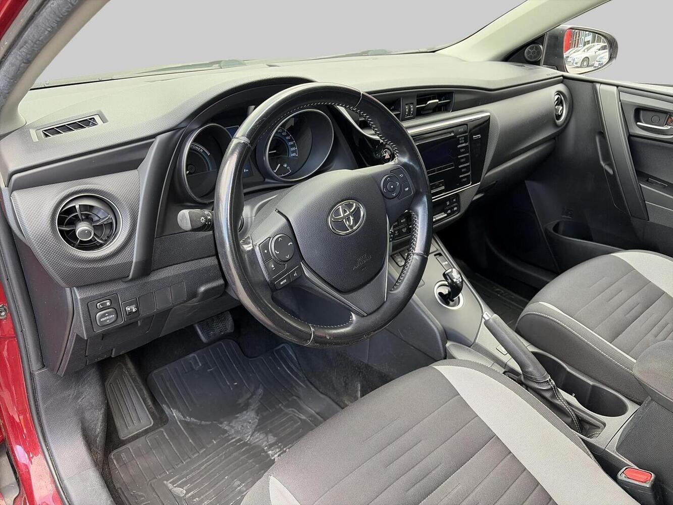 Toyota Auris vaihtoauto
