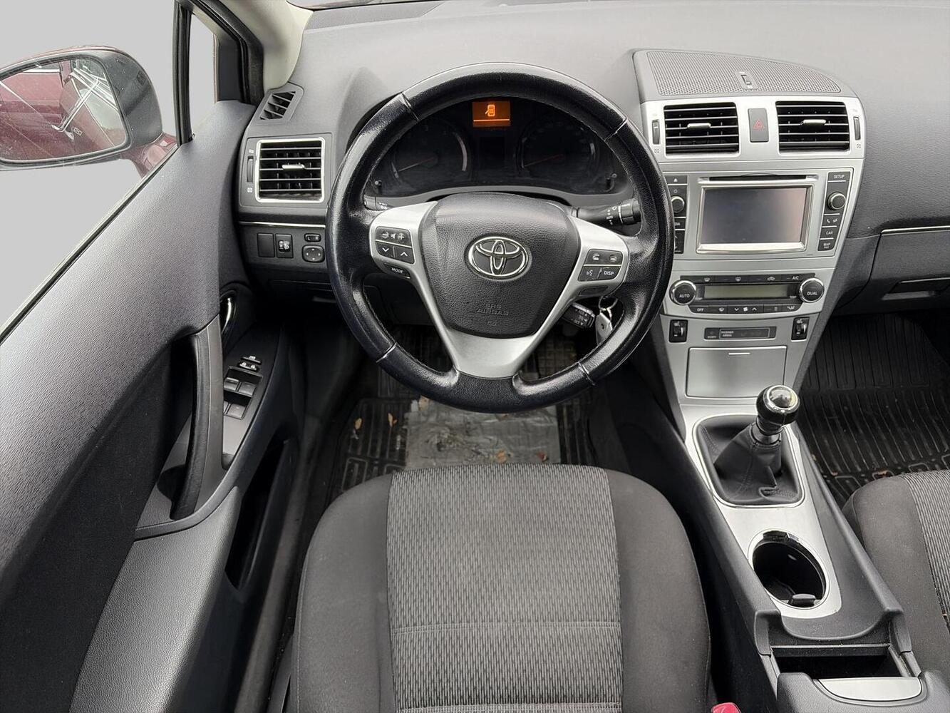 Toyota Avensis vaihtoauto