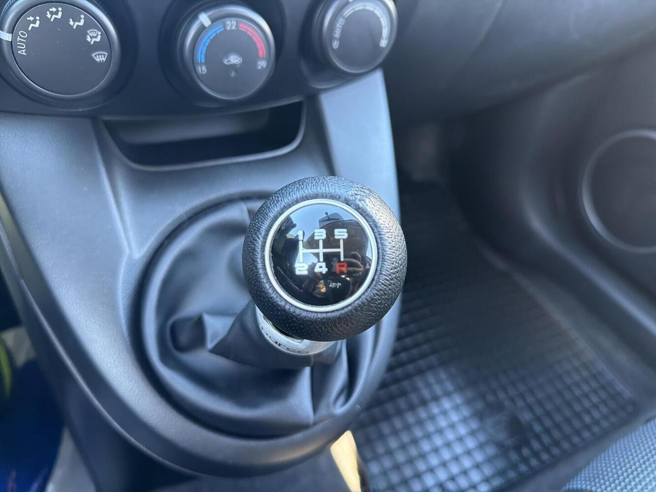 Mazda 2 vaihtoauto