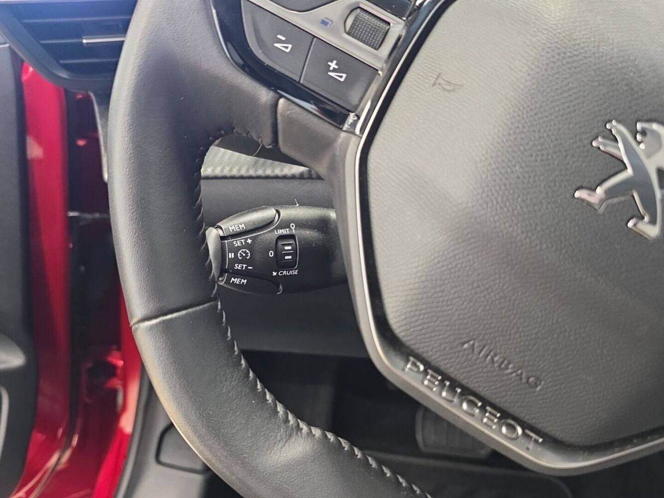Peugeot e-208 vaihtoauto