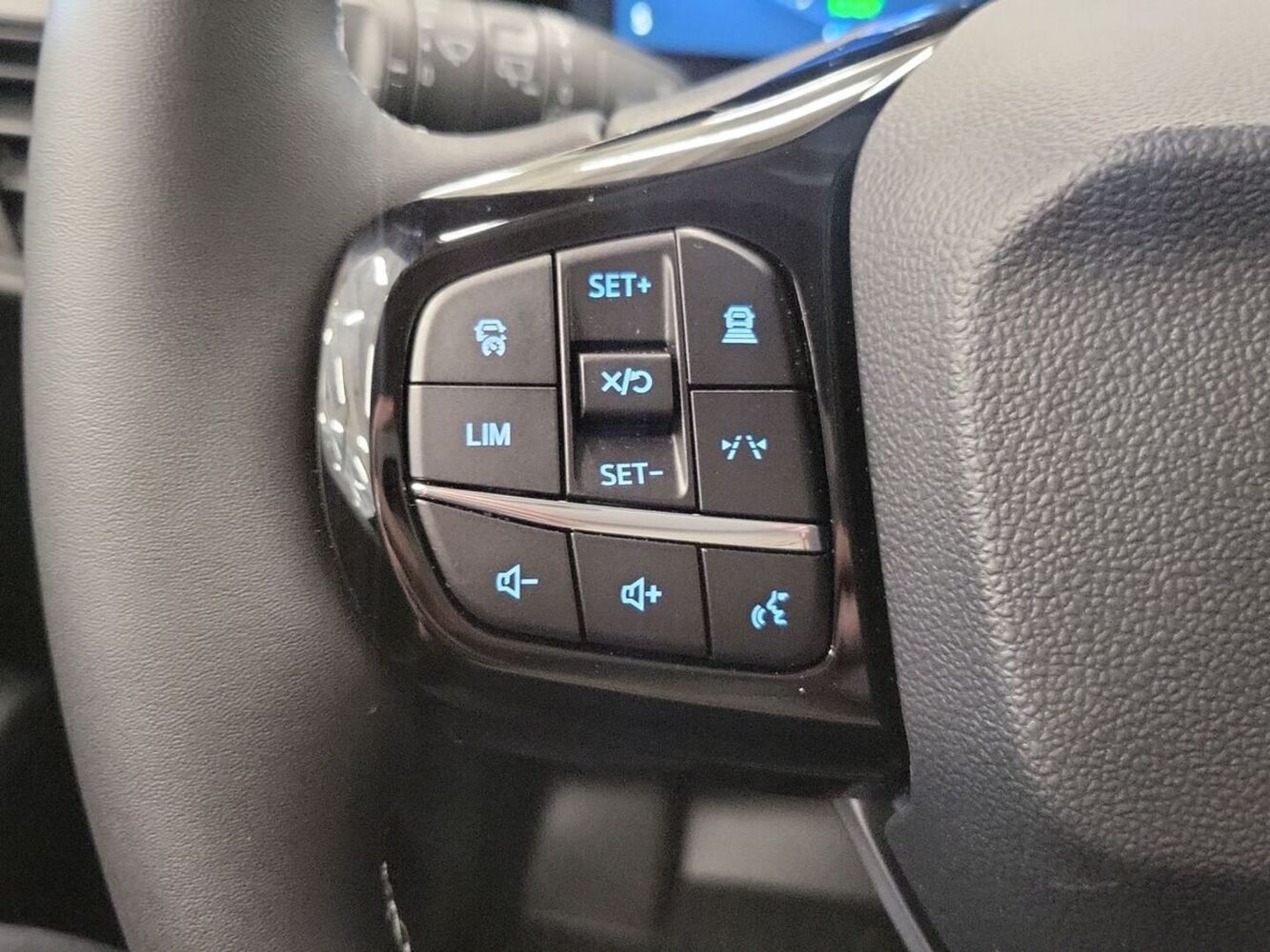 Ford Tourneo Courier vaihtoauto