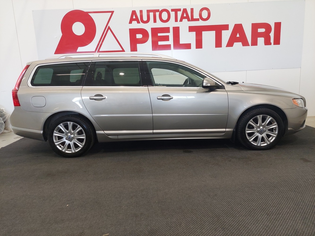 Volvo V70 vaihtoauto