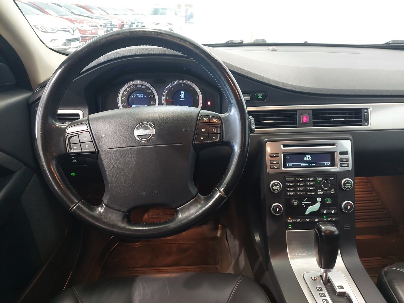Volvo V70 vaihtoauto