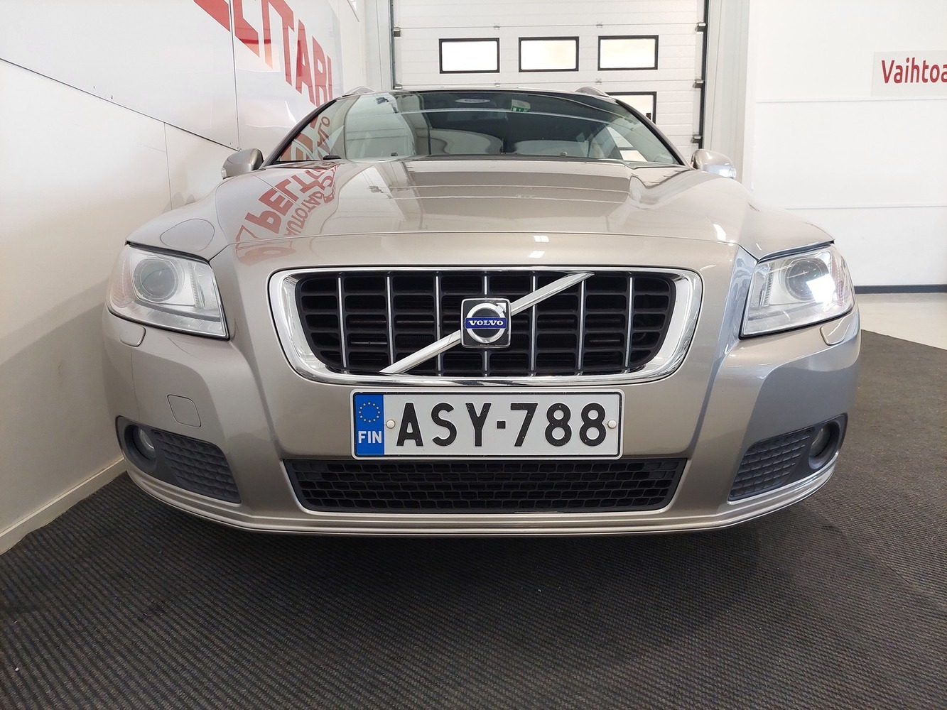 Volvo V70 vaihtoauto