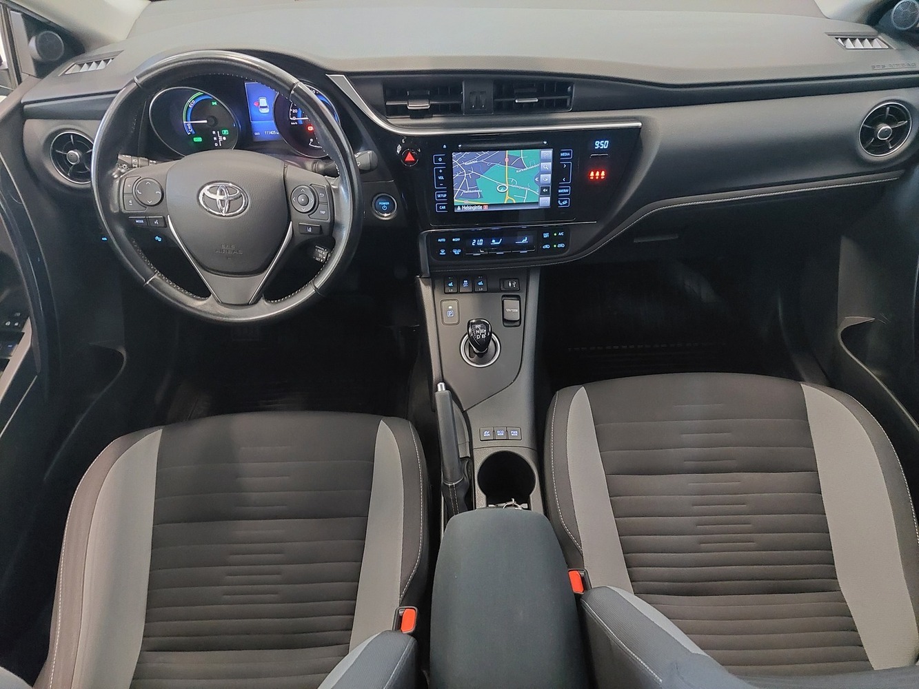 Toyota Auris vaihtoauto