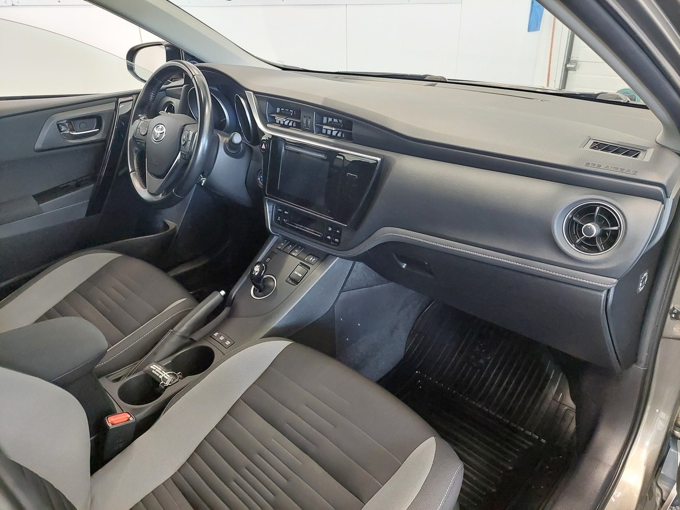 Toyota Auris vaihtoauto