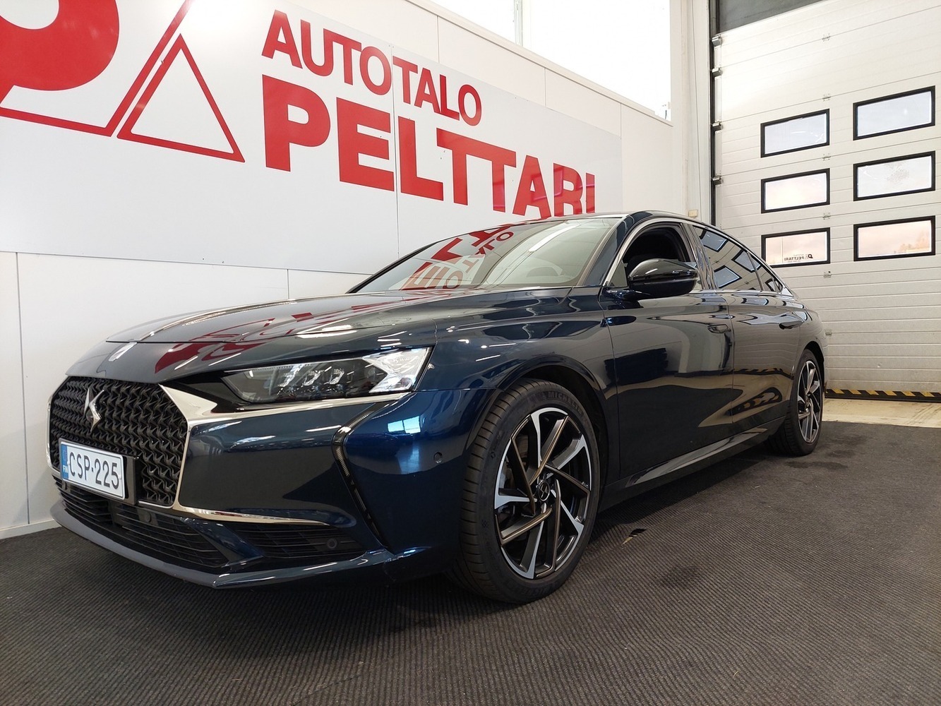 DS 9 vaihtoauto