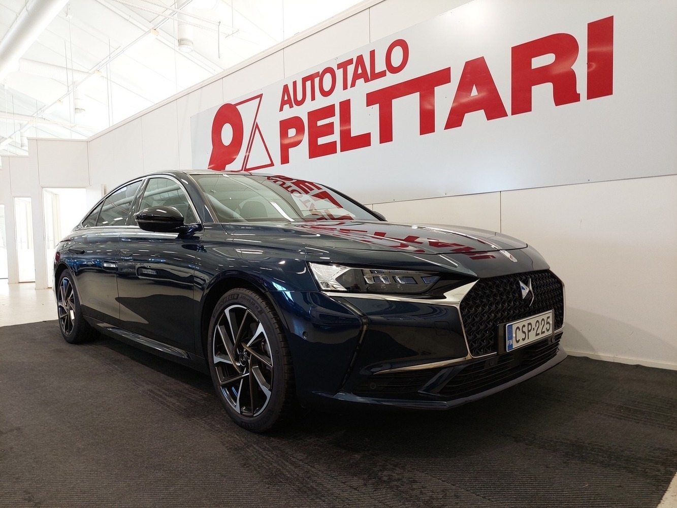 DS 9 vaihtoauto