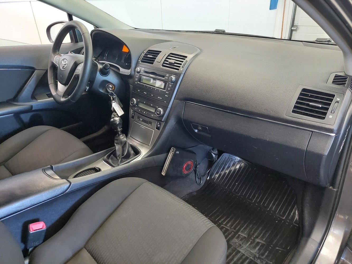 Toyota Avensis vaihtoauto