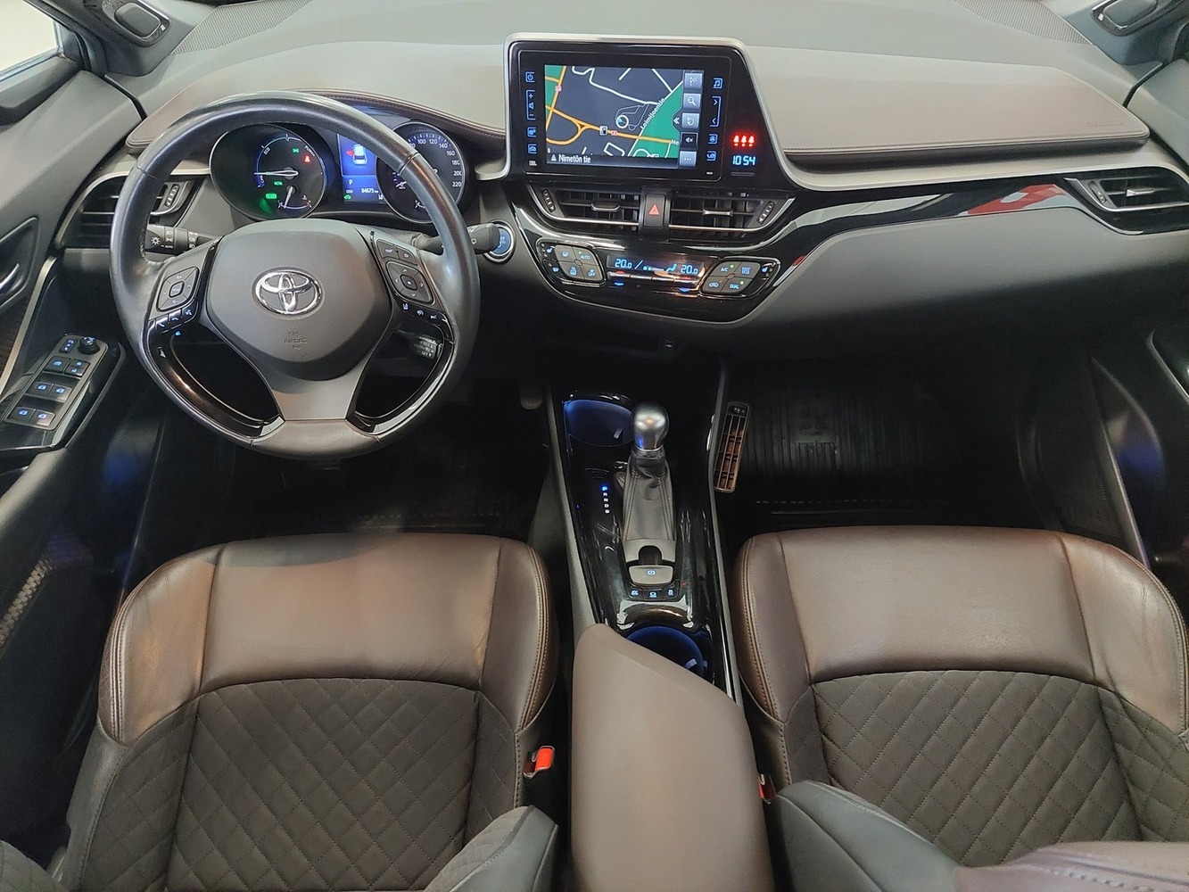 Toyota C-HR vaihtoauto