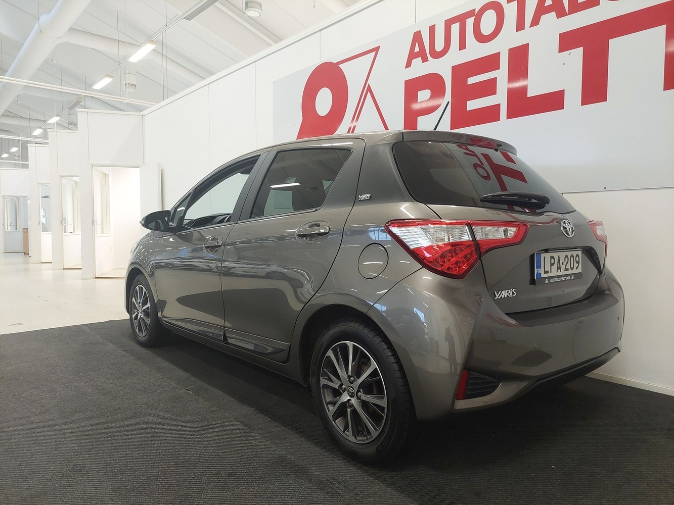 Toyota Yaris vaihtoauto