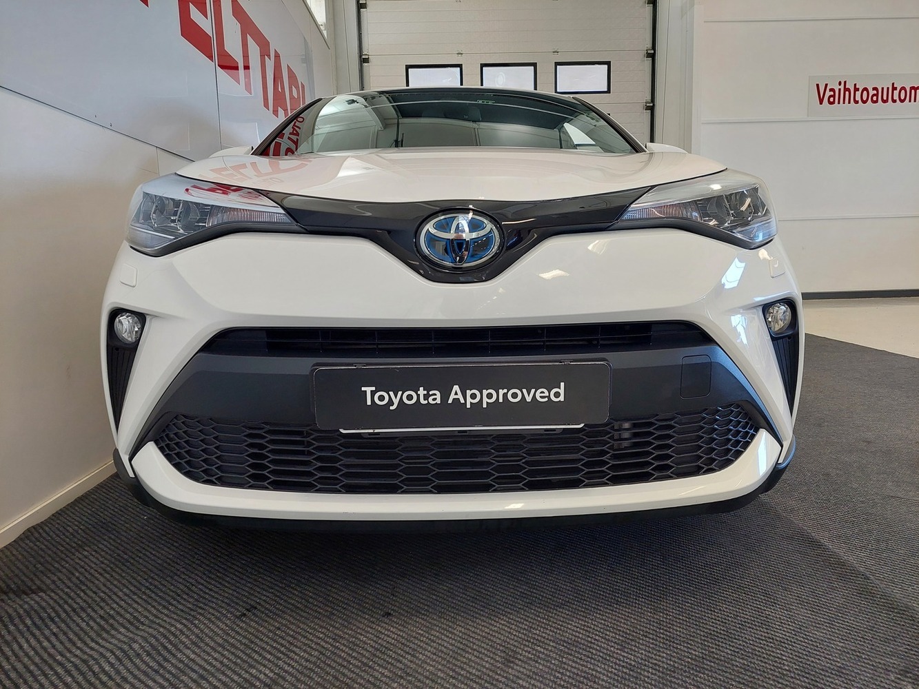 Toyota C-HR vaihtoauto