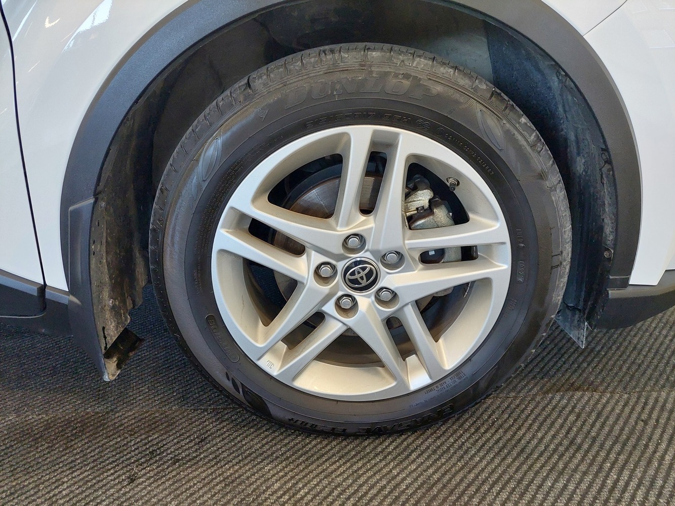 Toyota C-HR vaihtoauto