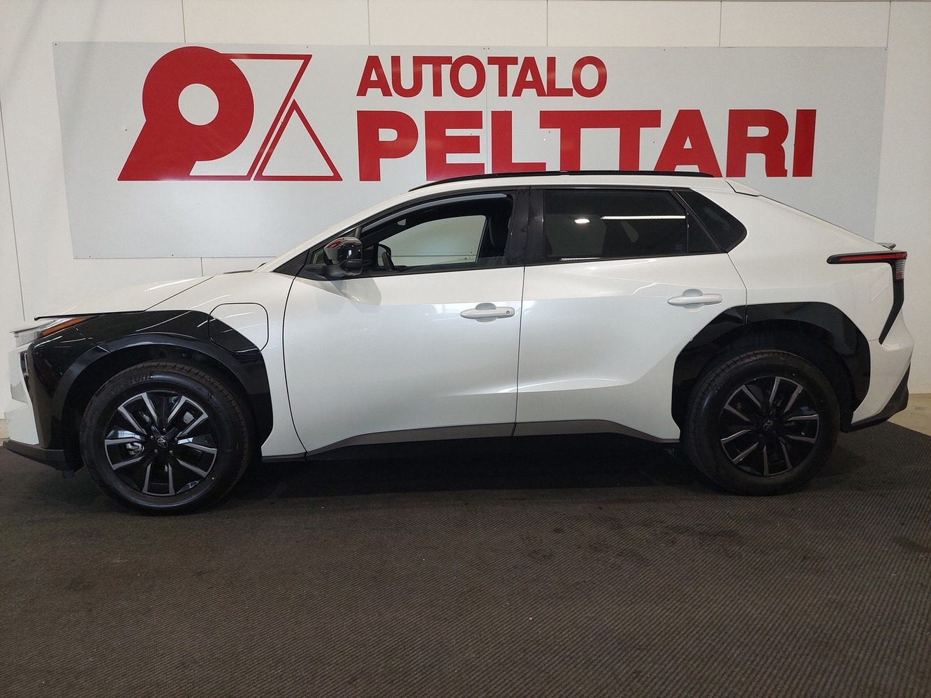 Toyota bZ4X vaihtoauto