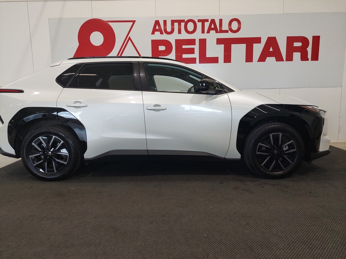 Toyota bZ4X vaihtoauto