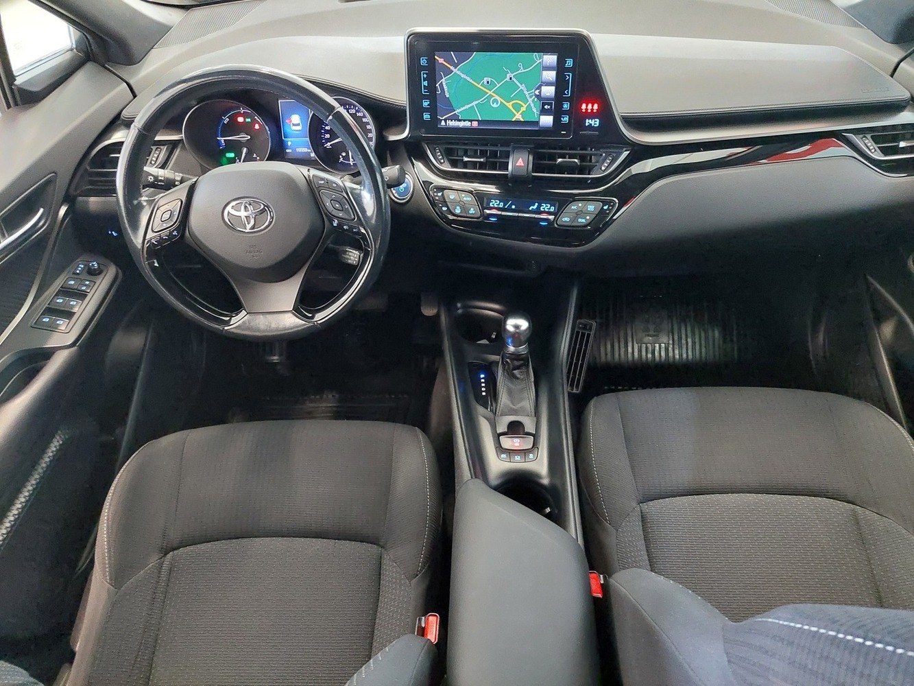 Toyota C-HR vaihtoauto
