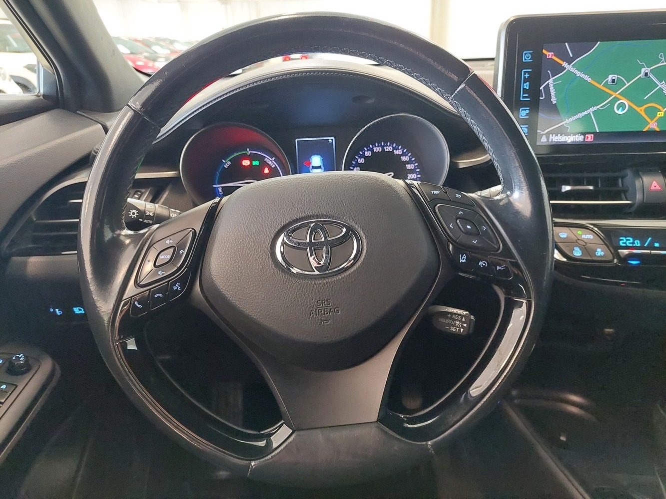 Toyota C-HR vaihtoauto