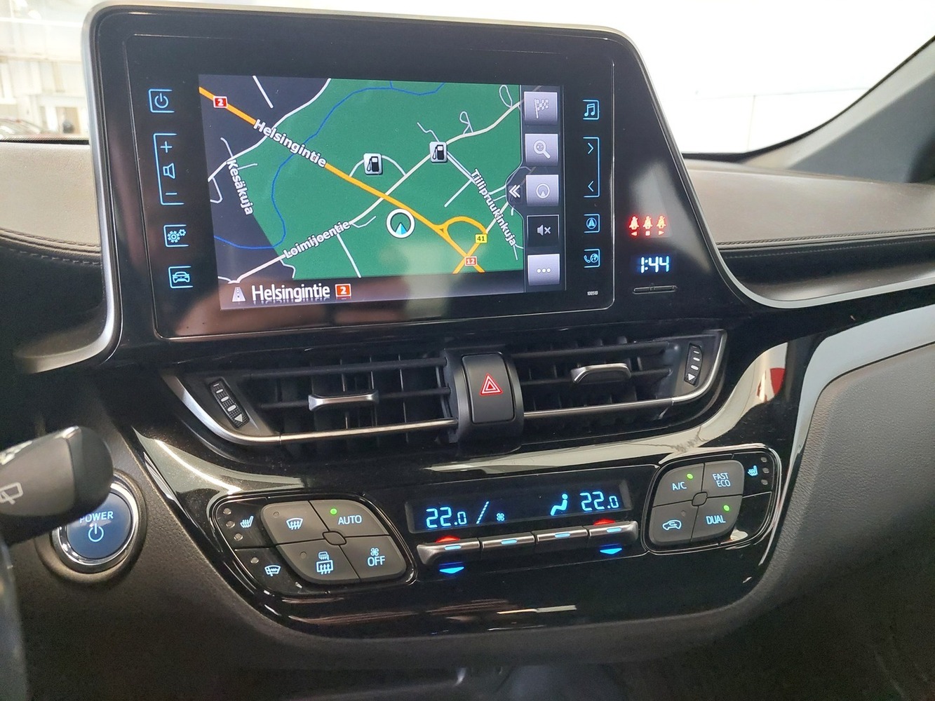 Toyota C-HR vaihtoauto