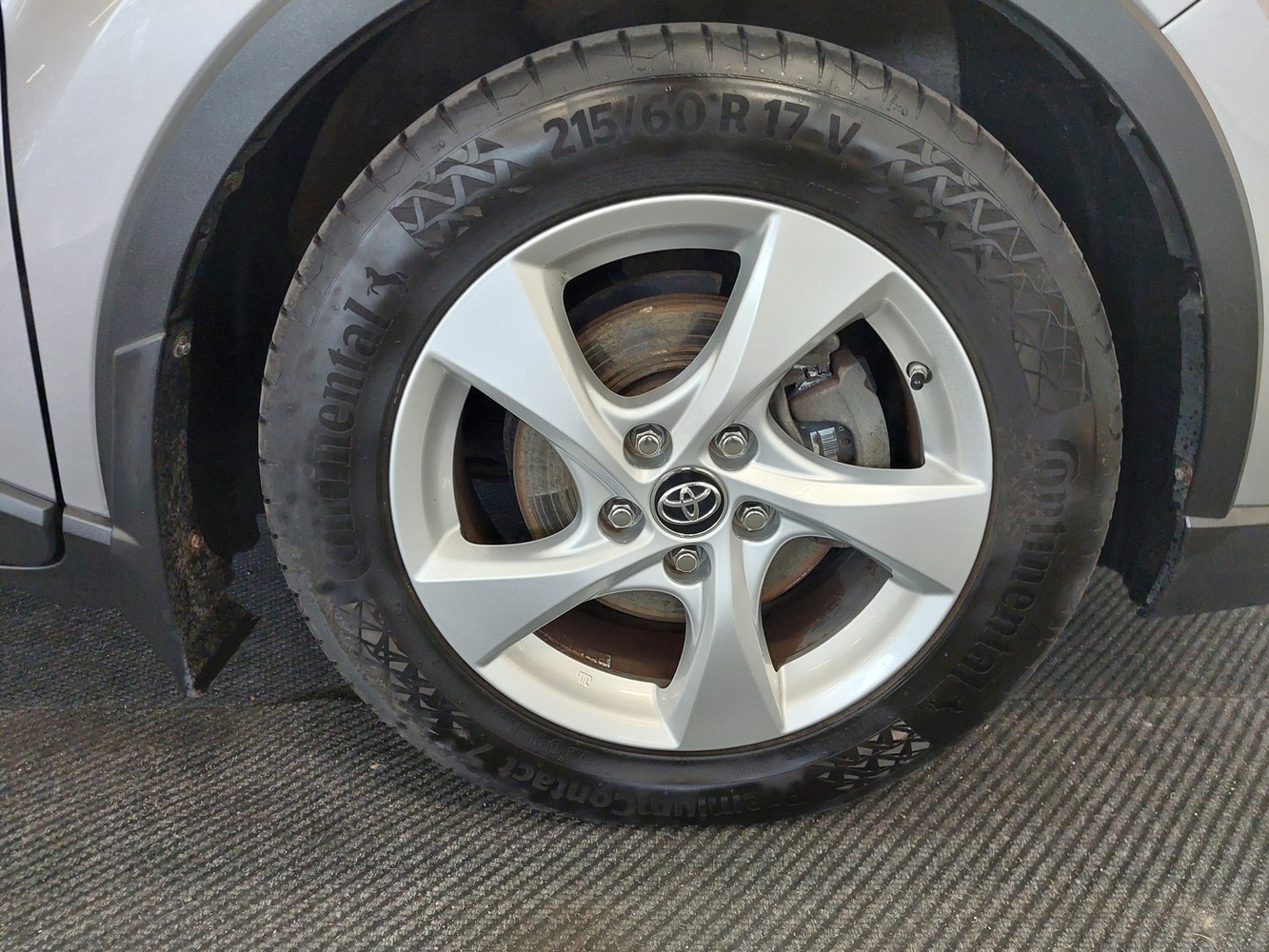 Toyota C-HR vaihtoauto
