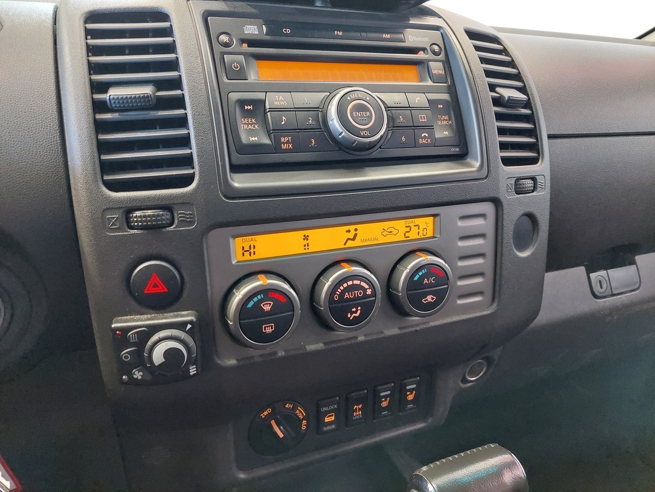 Nissan Navara vaihtoauto