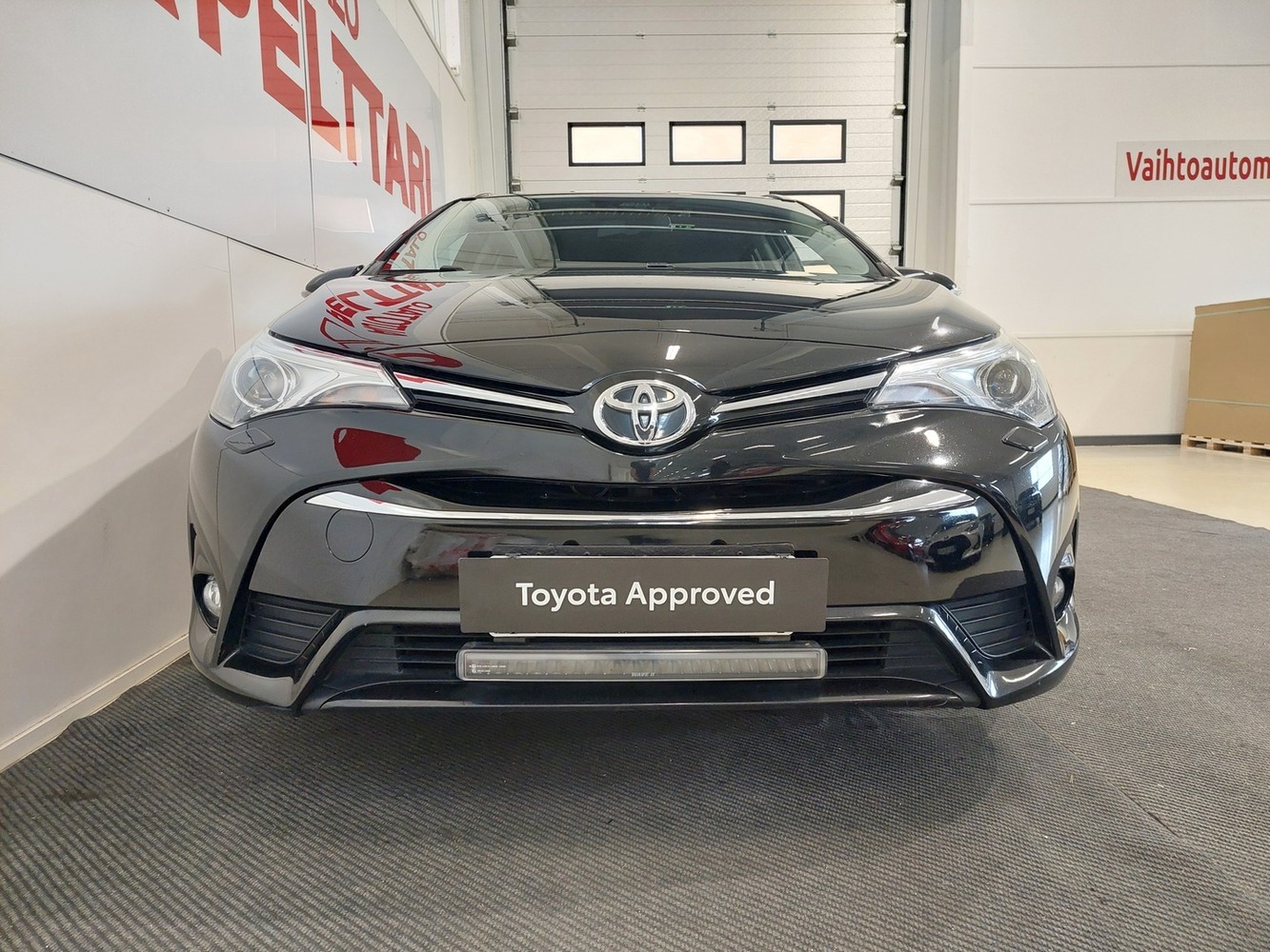 Toyota Avensis vaihtoauto