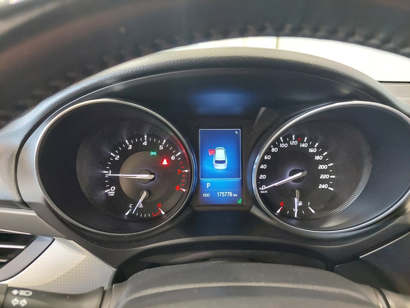 Toyota Avensis vaihtoauto