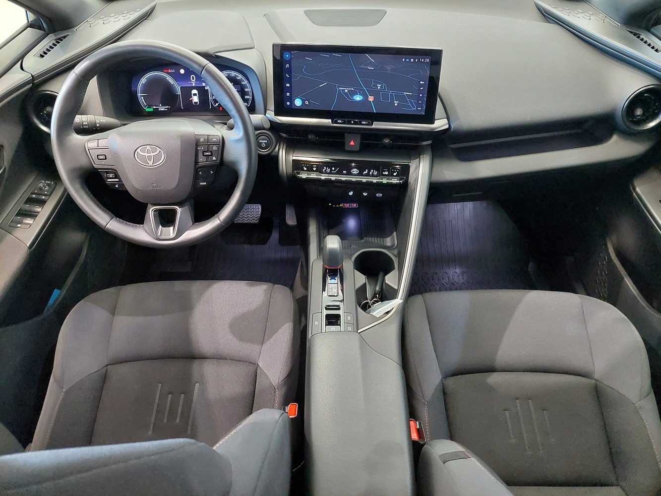 Toyota C-HR vaihtoauto
