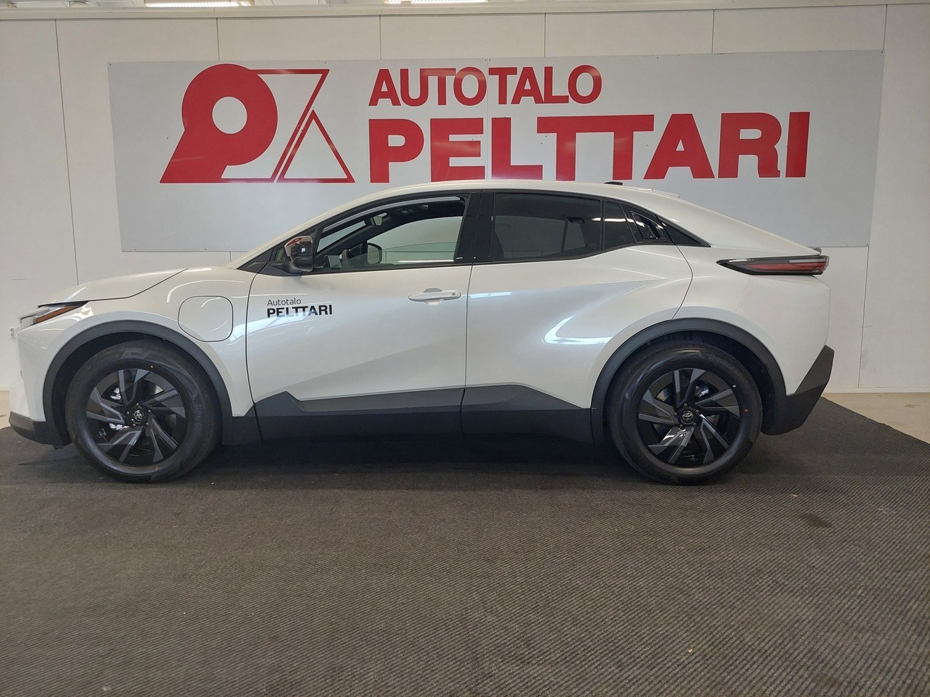 Toyota C-HR+ vaihtoauto